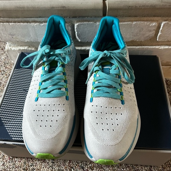 Rabbit Running Rabbit Dream Chaser 2.0 Running Shoes Men’s Size 10